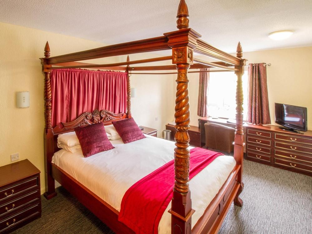 Springfield Hotel & Health Club Halkyn Екстер'єр фото